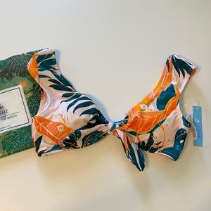 NWT Bright Leafy print bikini top